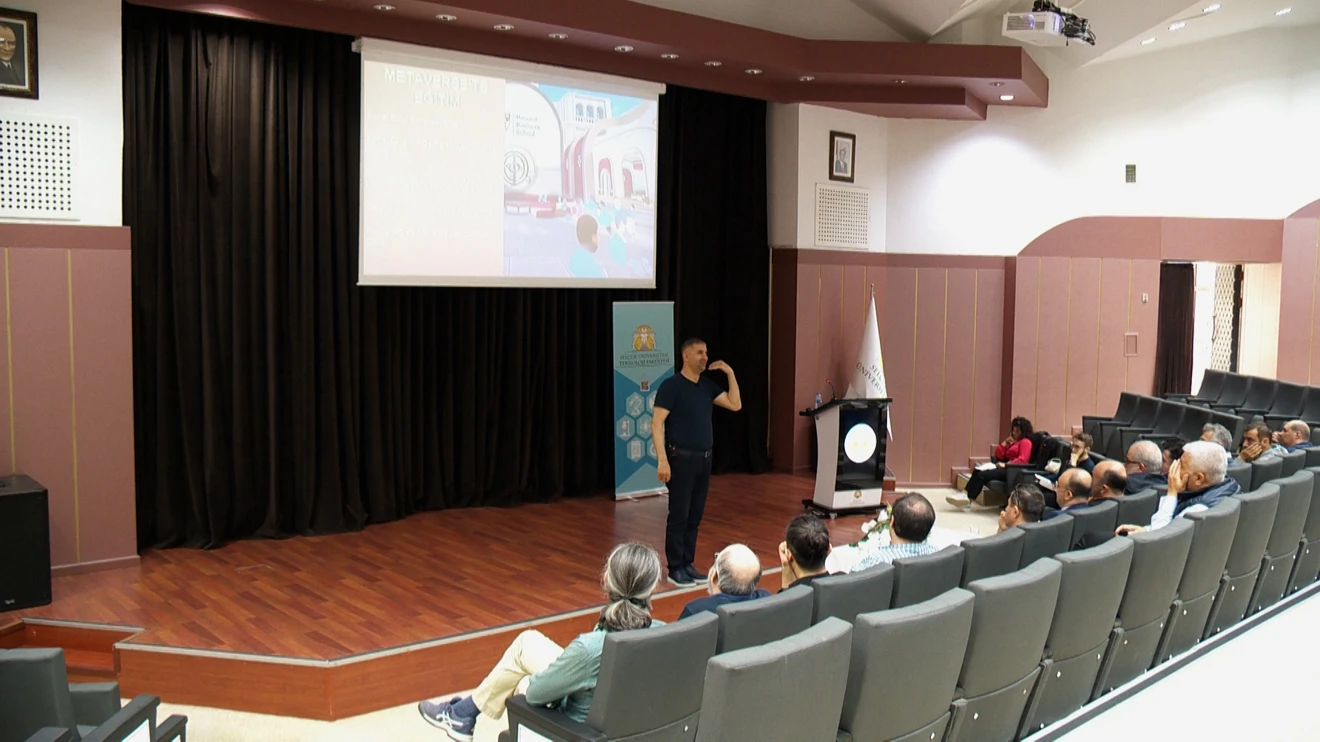 “Metaverse Ve Yapay Zeka İle Eğitimin Geleceği” Paneli Yapıldı